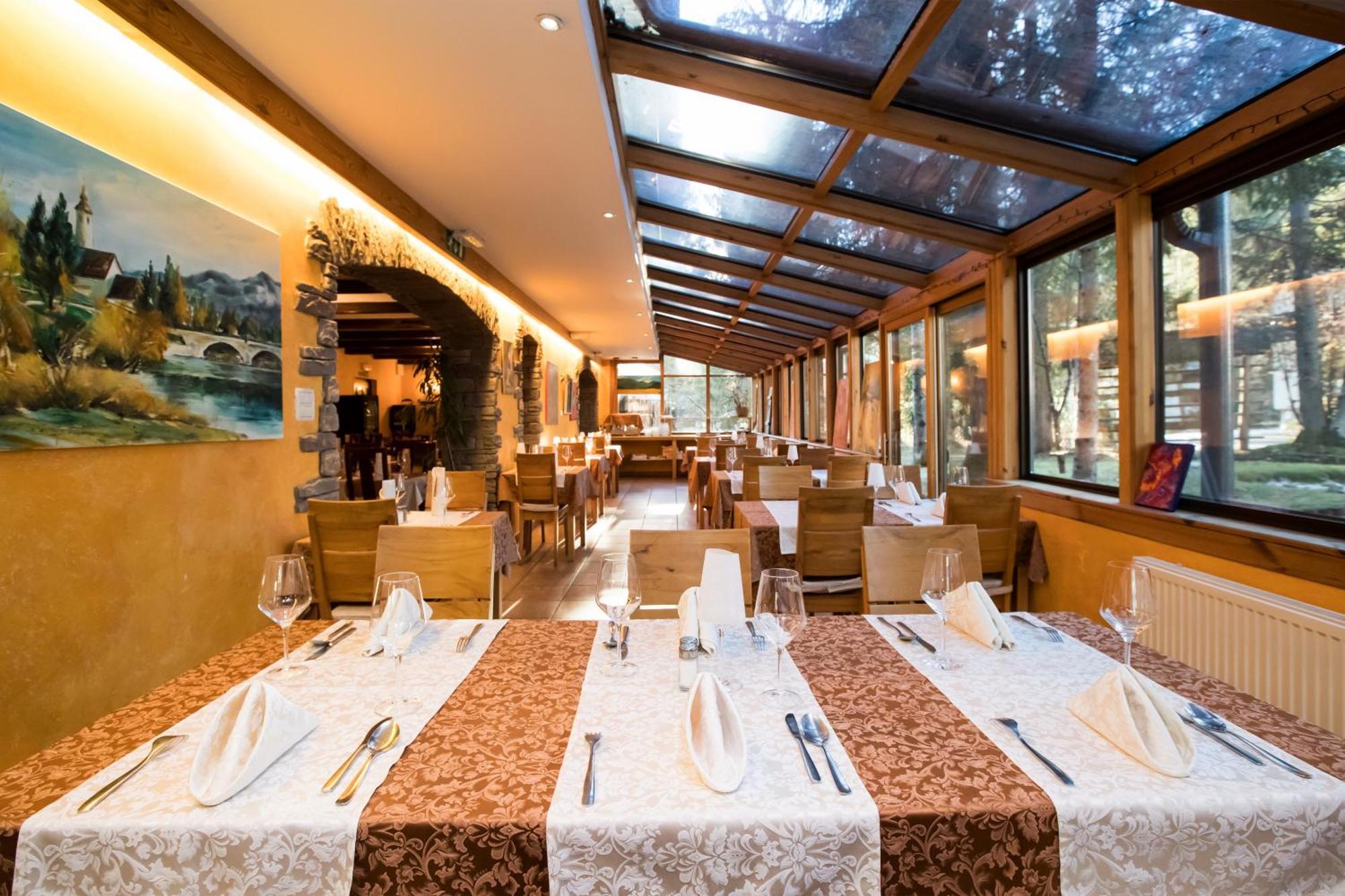 Art Hotel Kristal 博希尼 外观 照片